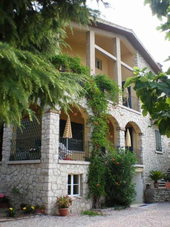 Residenza Le Logge Aparthotel Torri Del Benaco Exteriör bild
