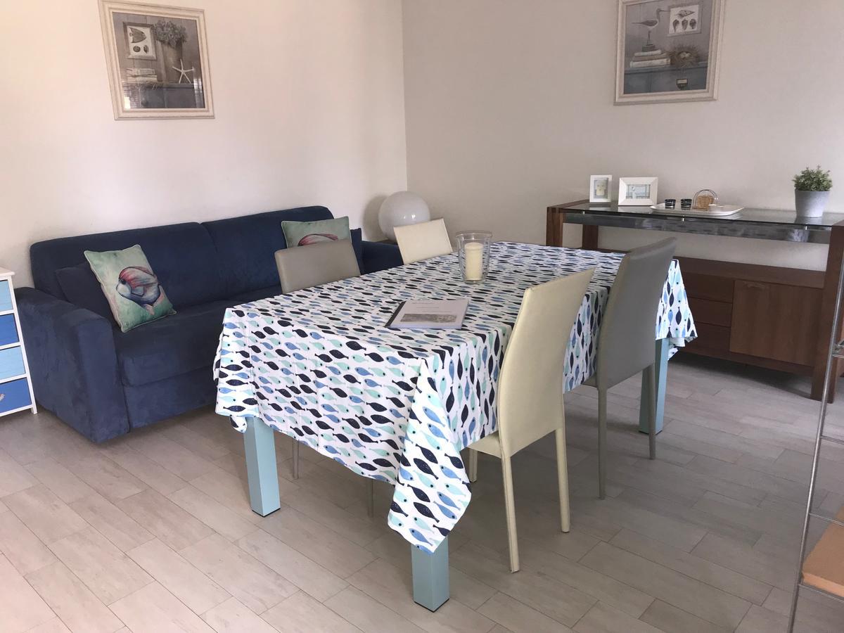 Residenza Le Logge Aparthotel Torri Del Benaco Exteriör bild