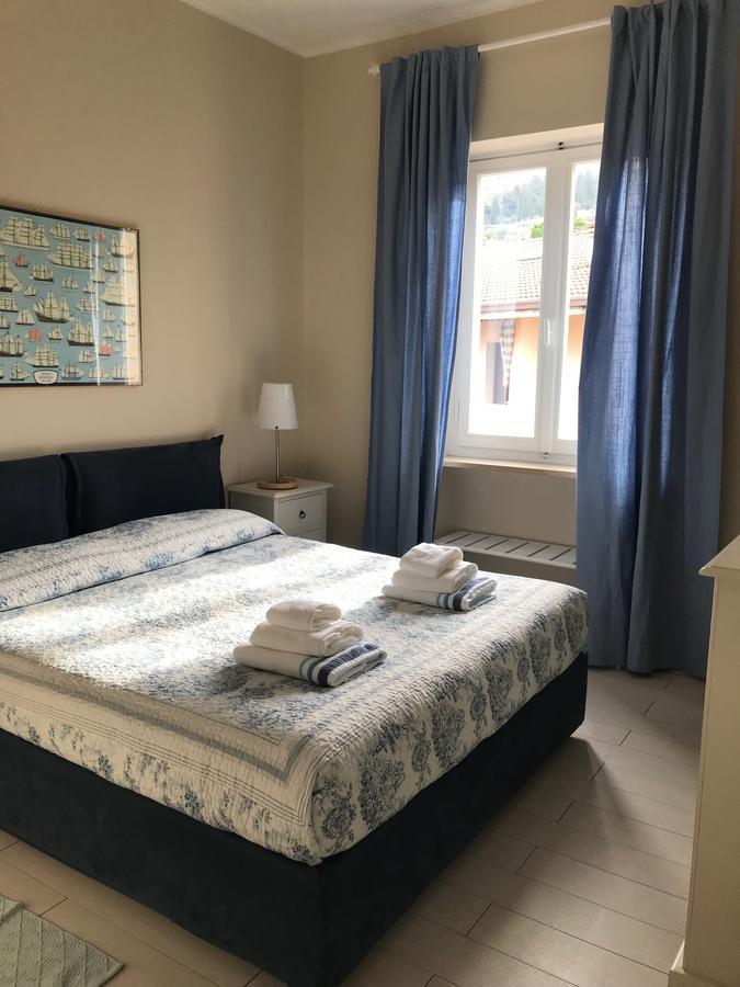 Residenza Le Logge Aparthotel Torri Del Benaco Exteriör bild