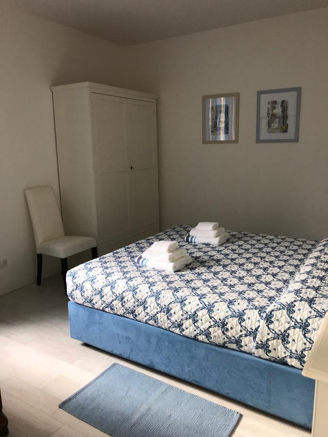 Residenza Le Logge Aparthotel Torri Del Benaco Exteriör bild