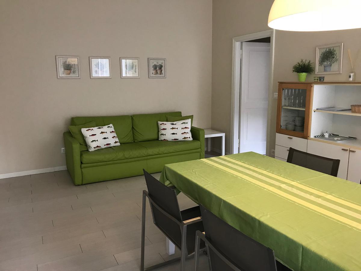 Residenza Le Logge Aparthotel Torri Del Benaco Exteriör bild