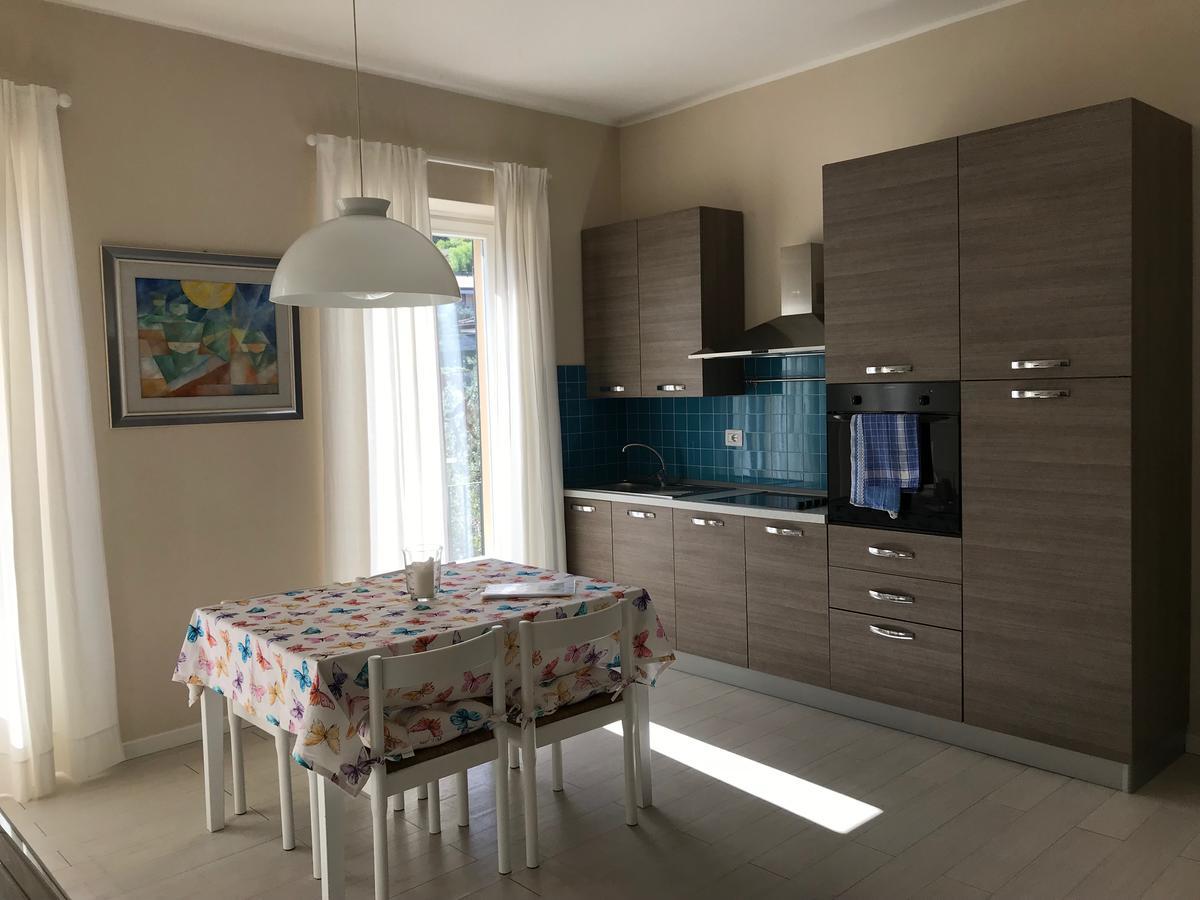 Residenza Le Logge Aparthotel Torri Del Benaco Exteriör bild