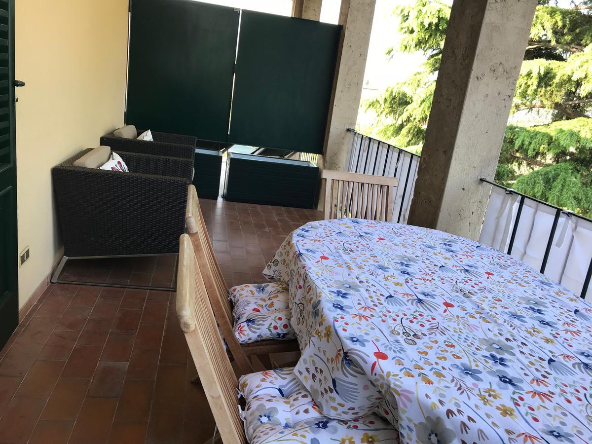 Residenza Le Logge Aparthotel Torri Del Benaco Exteriör bild